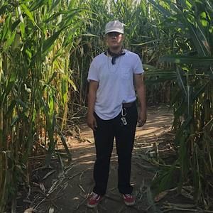 Meet your Posher, Ella